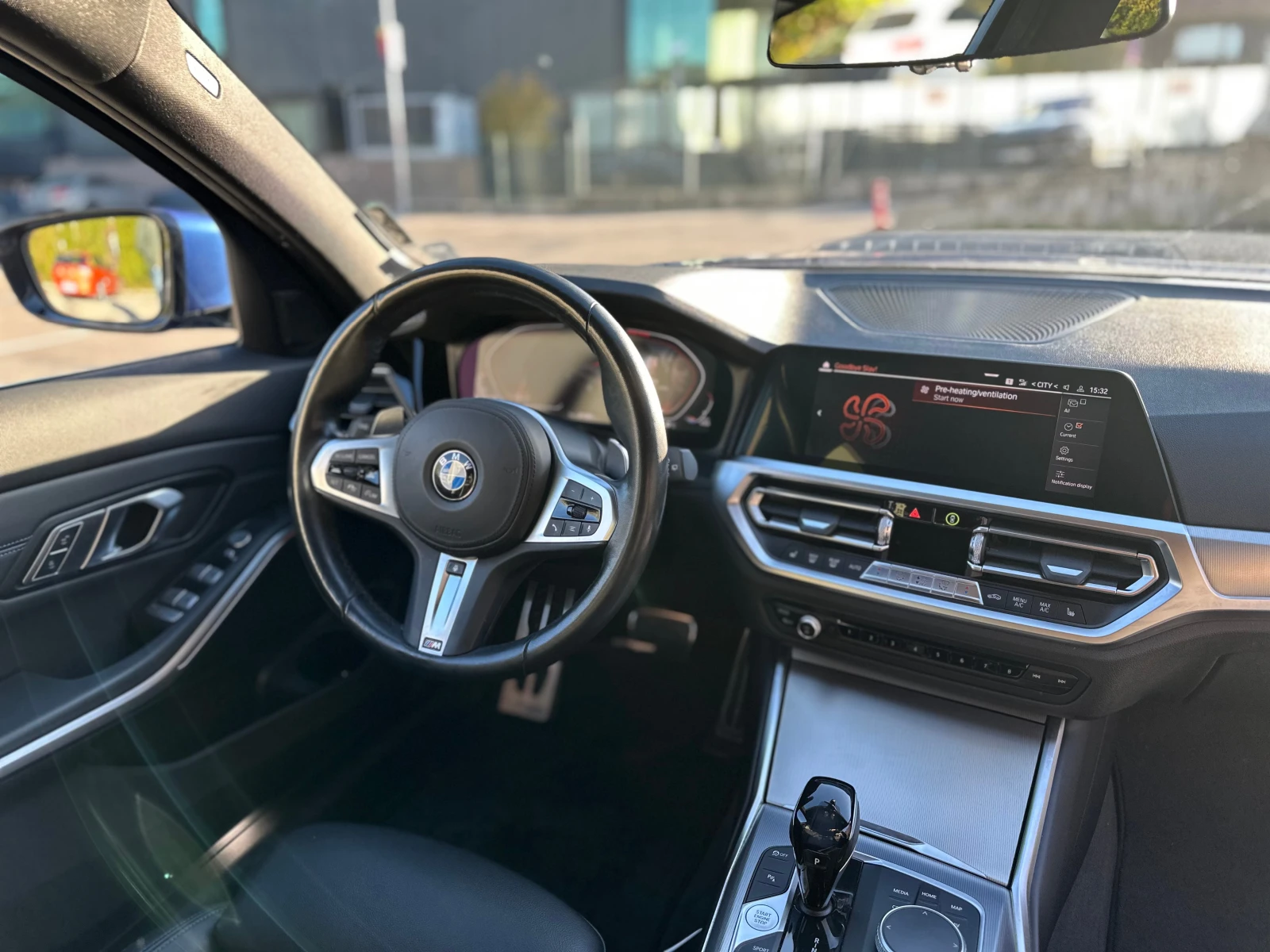 BMW 320 xDrive M-Sport Mild-Hybrid, снимка 12 - Автомобили и джипове - 55957957