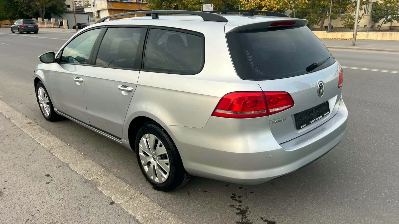 VW Passat 1.6 TDI, снимка 4 - Автомобили и джипове - 56521958