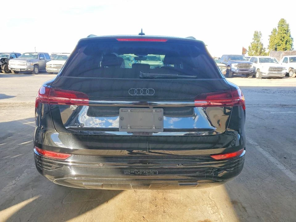 Audi E-Tron 2024 AUDI Q8 E-TRON PRESTIGE, снимка 5 - Автомобили и джипове - 56635931
