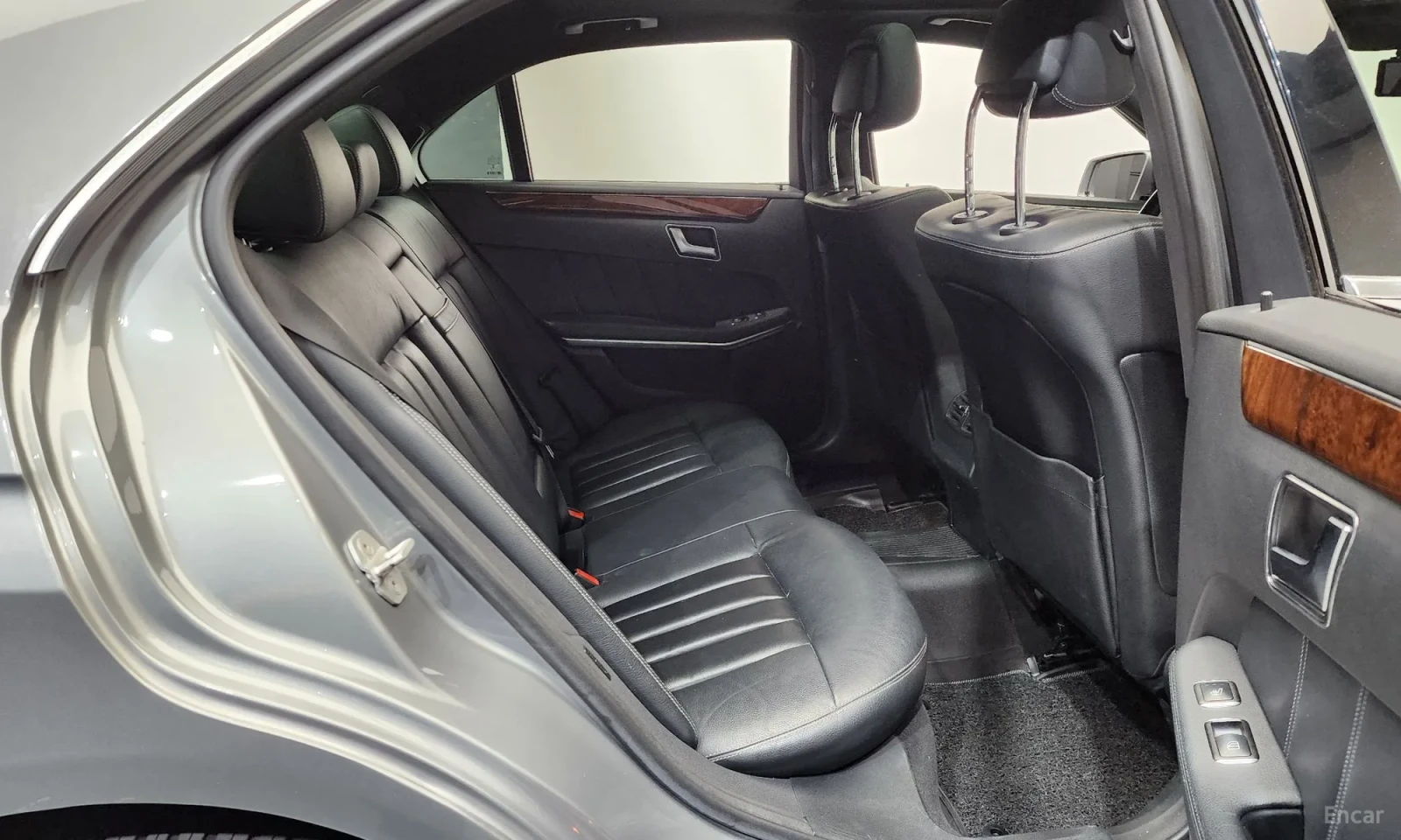 Mercedes-Benz E 300 Facelift\������ ���������\������� | Mobile.bg � ����������� 12