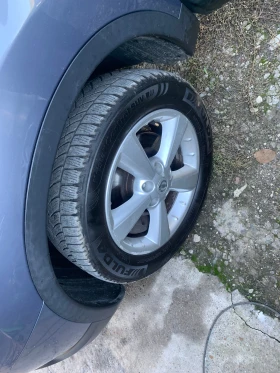Nissan Qashqai 2.0i 4x4 - 10650 лв. / 5445.26 € - 33913898 13
