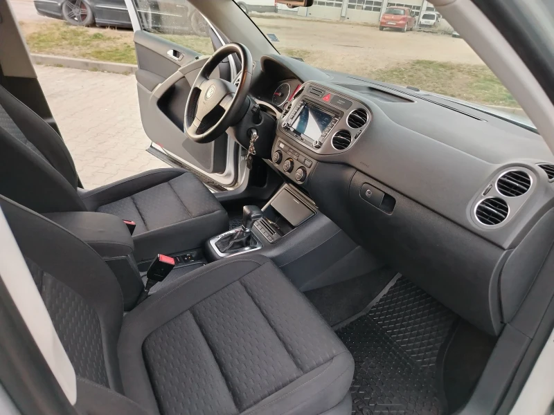 VW Tiguan 2.0tdi* 4motion* Automatic* xenon, снимка 12 - Автомобили и джипове - 49429297