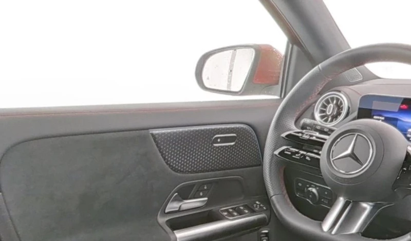 Mercedes-Benz EQA 300* 4M* AMG* DISTR* 360CAM* , снимка 3 - Автомобили и джипове - 52000070