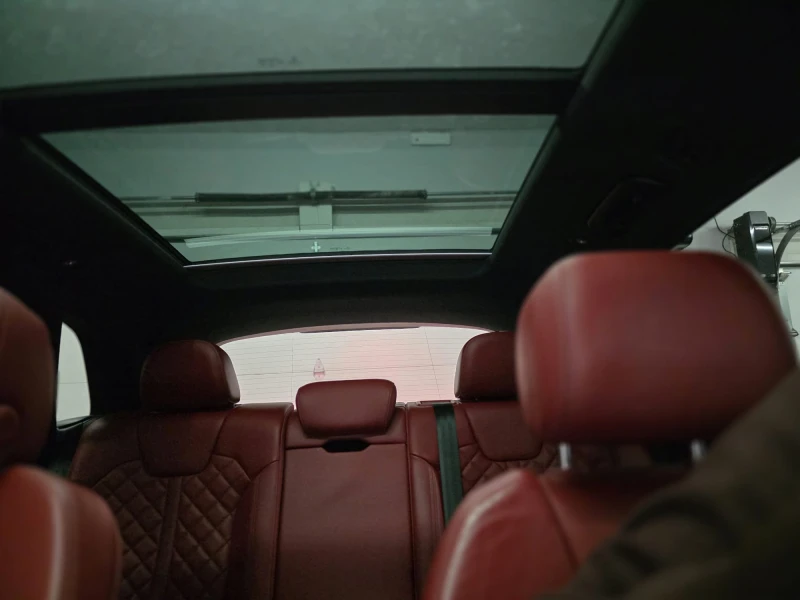 Audi SQ5 LANE ASSIST/KEYLESS/PANO/RED INTERIOR, снимка 11 - Автомобили и джипове - 52707099