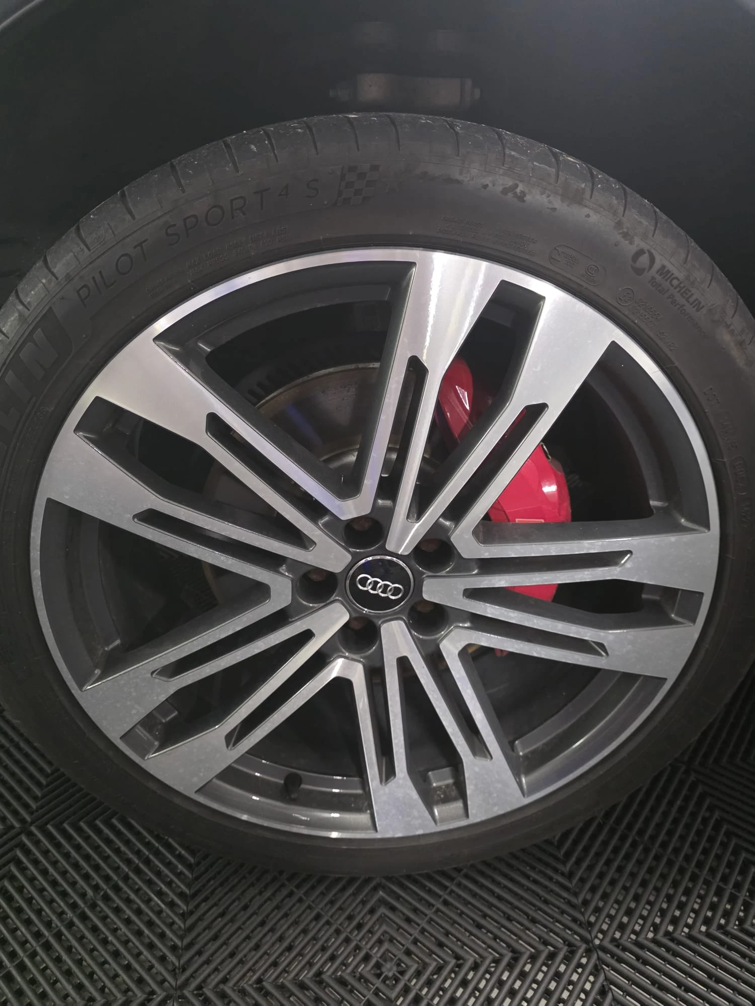 Audi SQ5 LANE ASSIST/KEYLESS/PANO/RED INTERIOR | Mobile.bg � ����������� 12