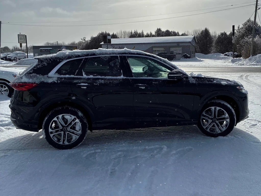 Audi Q5 / 2.0 TFSI quattro / Дистроник / Pano / Carfax  - изображение 3