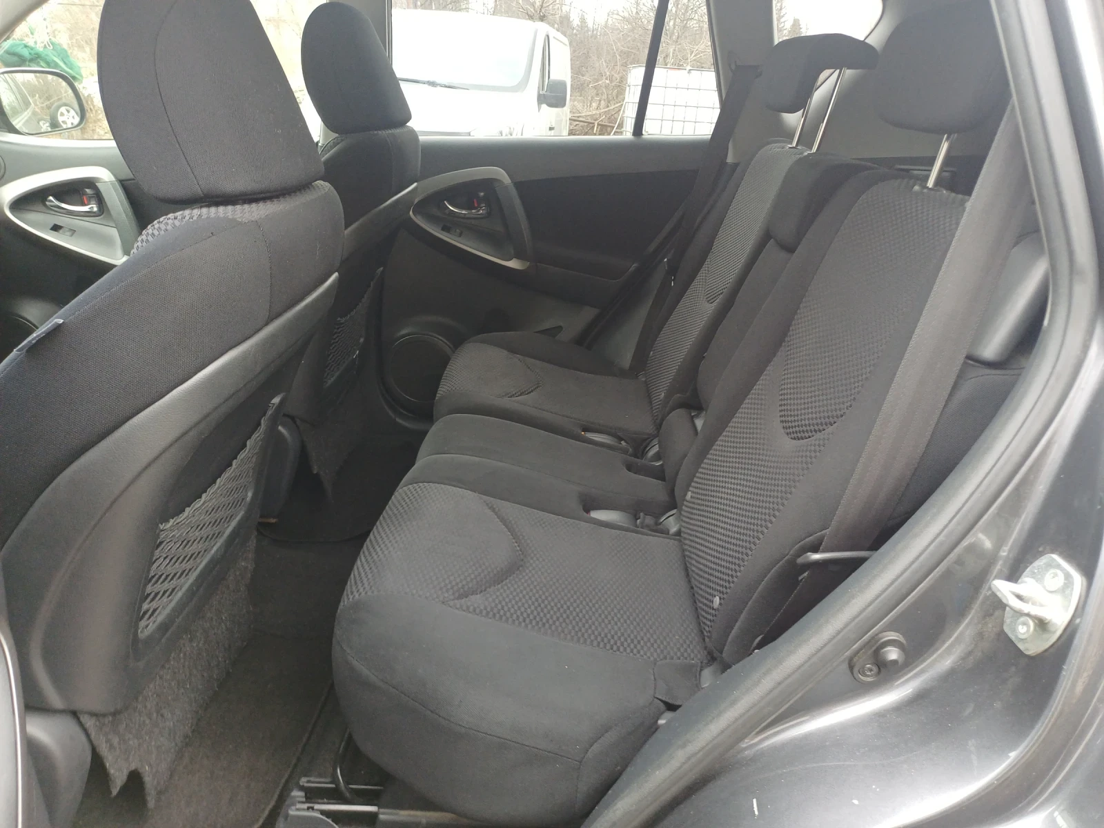 Toyota Rav4 2.2 D4D, снимка 9 - Автомобили и джипове - 53826551