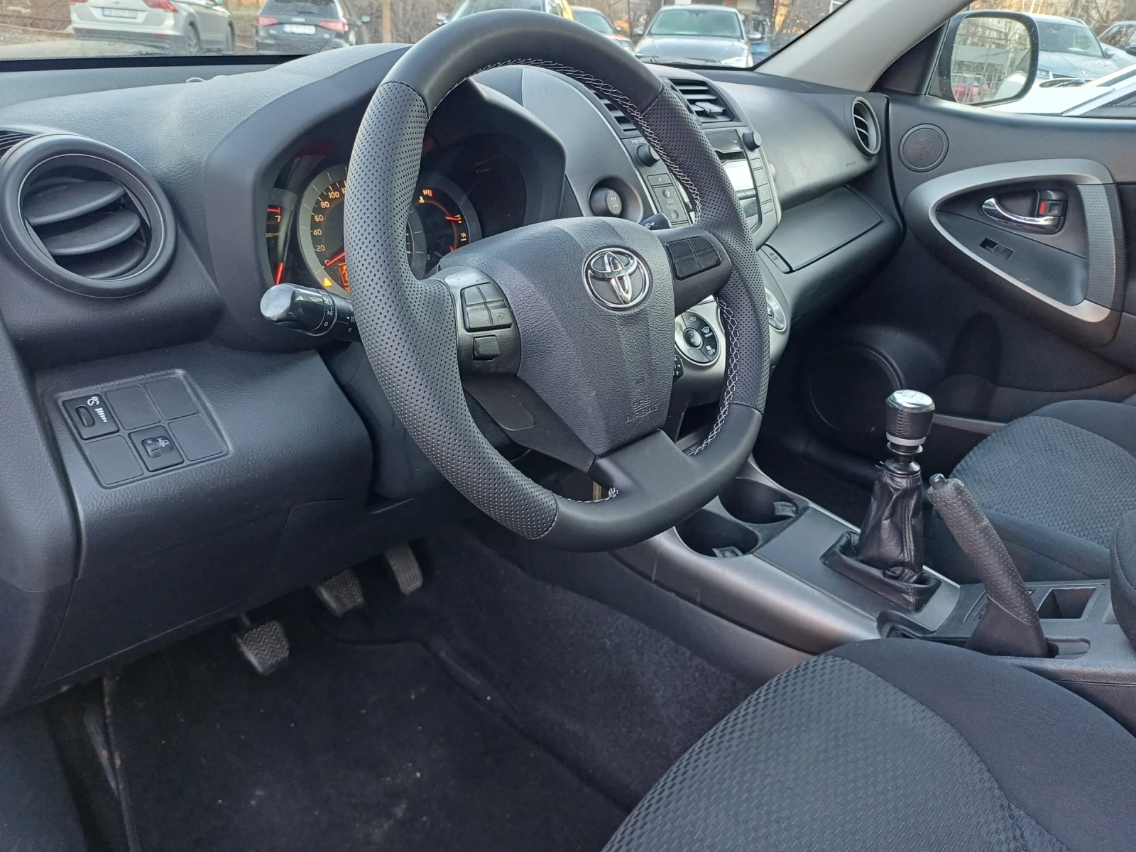 Toyota Rav4 2.2 D4D, снимка 12 - Автомобили и джипове - 53826551