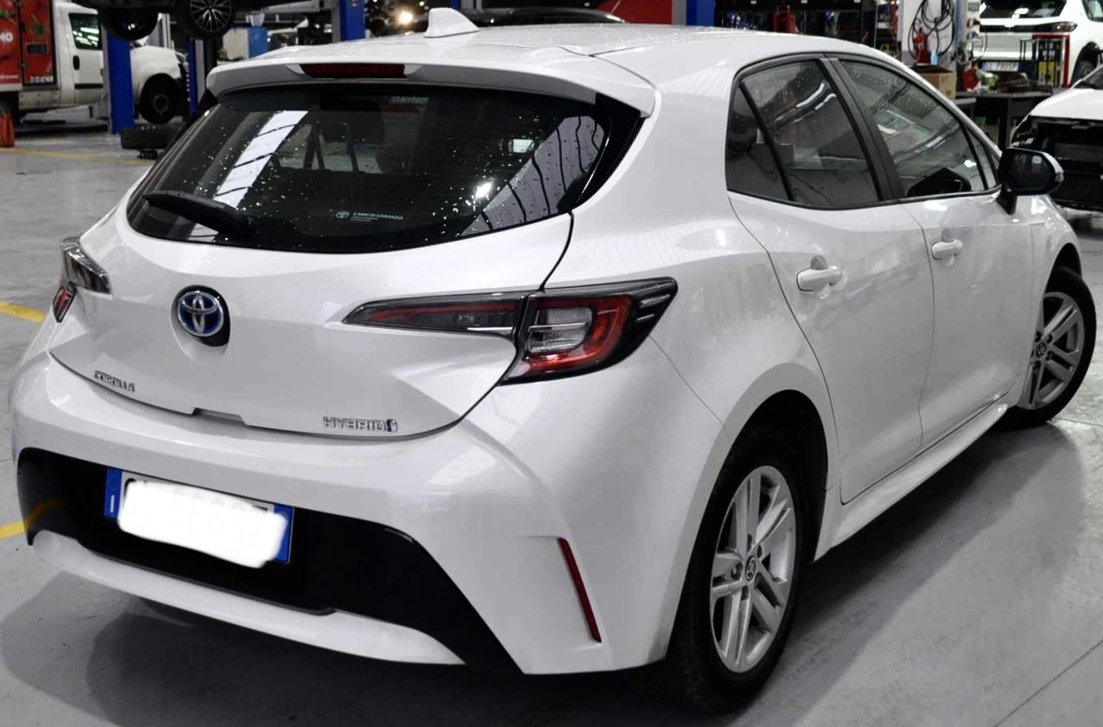 Toyota Corolla  1.8 Business, снимка 4 - Автомобили и джипове - 54041772