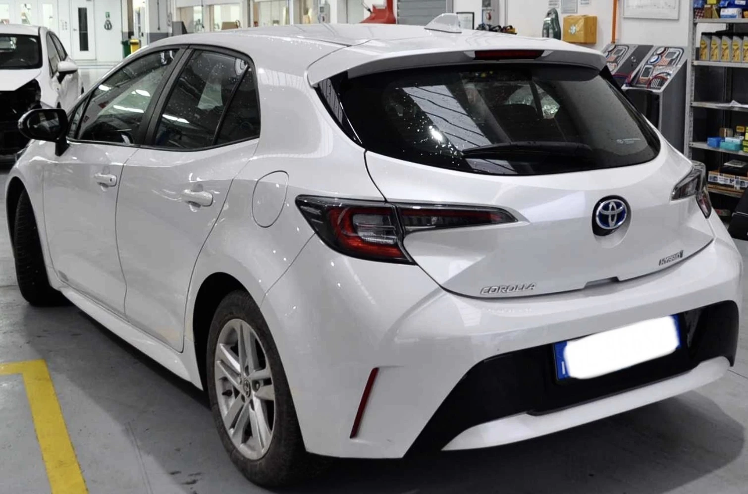 Toyota Corolla  1.8 Business, снимка 3 - Автомобили и джипове - 54041772