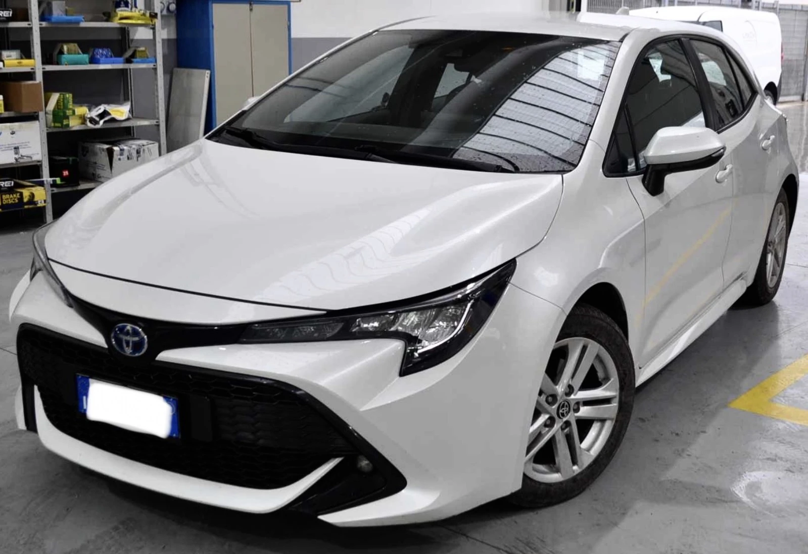 Toyota Corolla  1.8 Business, снимка 2 - Автомобили и джипове - 54041772