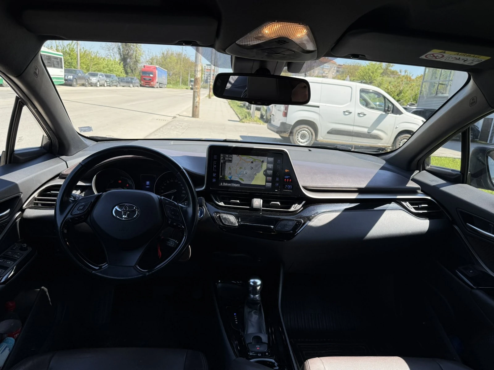 Toyota C-HR 1.8 HSD Classy, снимка 10 - Автомобили и джипове - 54412527