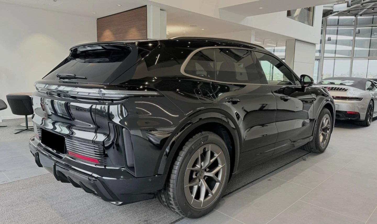 Porsche Cayenne TURBO ELECTRIC / HEAD UP / PANO / BOSE / 360 /, снимка 7 - Автомобили и джипове - 54912015