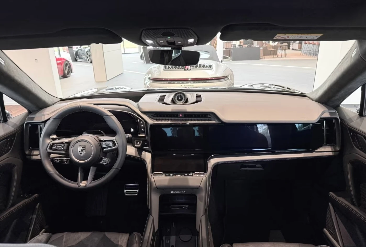 Porsche Cayenne TURBO ELECTRIC / HEAD UP / PANO / BOSE / 360 /, снимка 11 - Автомобили и джипове - 54912015