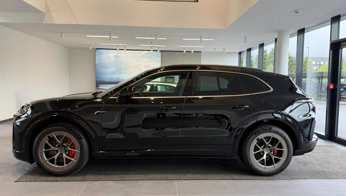 Porsche Cayenne TURBO ELECTRIC / HEAD UP / PANO / BOSE / 360 /, снимка 4 - Автомобили и джипове - 54912015