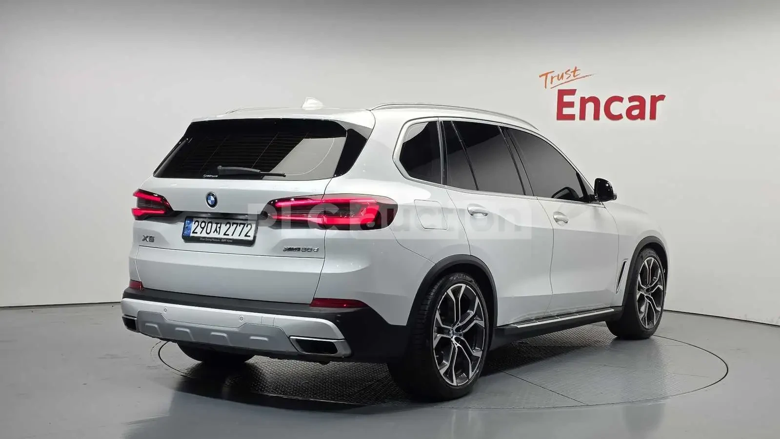 BMW X5 ОБДУХВАНЕ * ЛАЗЕРИ * KEYLESS * АВТОКРЕДИТ, снимка 2 - Автомобили и джипове - 55034369