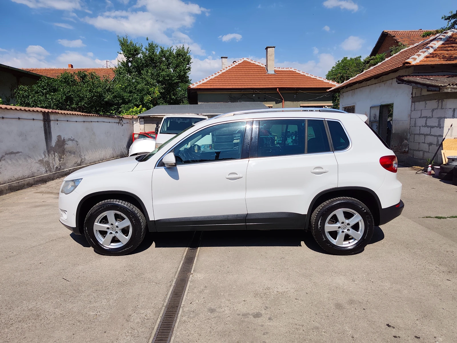 VW Tiguan 2.0TDI 4motion, снимка 4 - Автомобили и джипове - 55061540