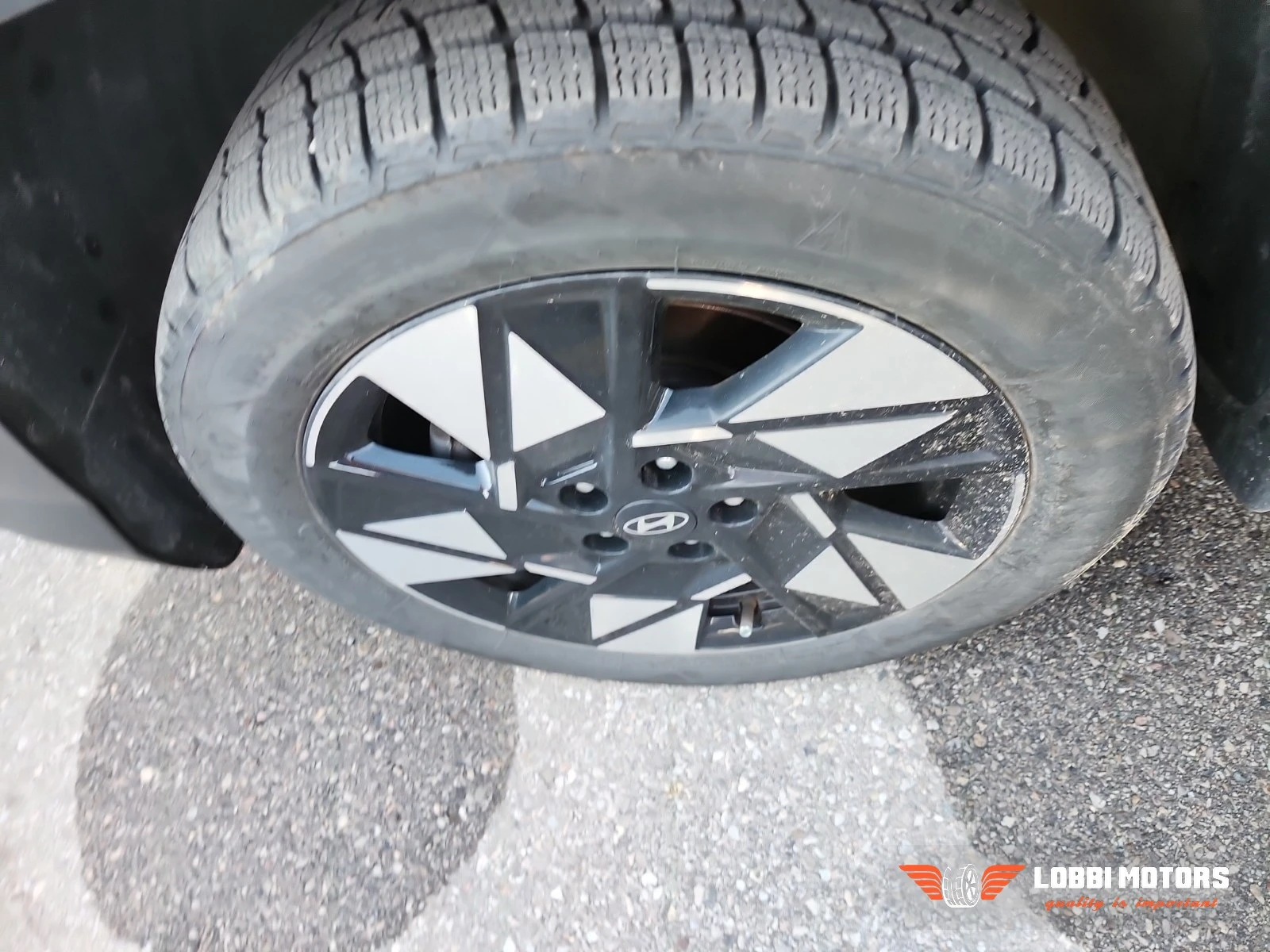 Hyundai Kona, снимка 4 - Автомобили и джипове - 56296804