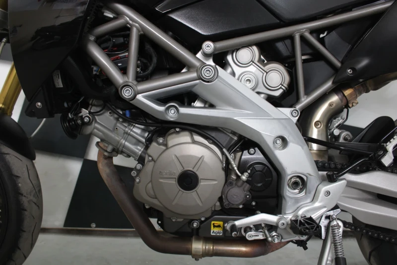 Aprilia Dorsoduro 750 2008г., снимка 11 - Мотоциклети и мототехника - 51150033