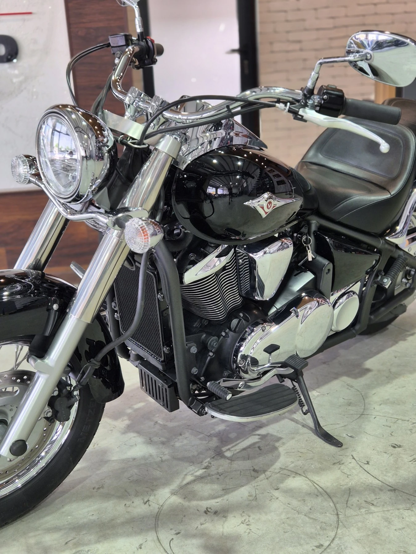 Kawasaki Vulcan VN900 Classic КАТО НОВ!! НОВ ВНОС ОТ ШВЕЙЦАРИЯ!!, снимка 10 - Мотоциклети и мототехника - 54741760