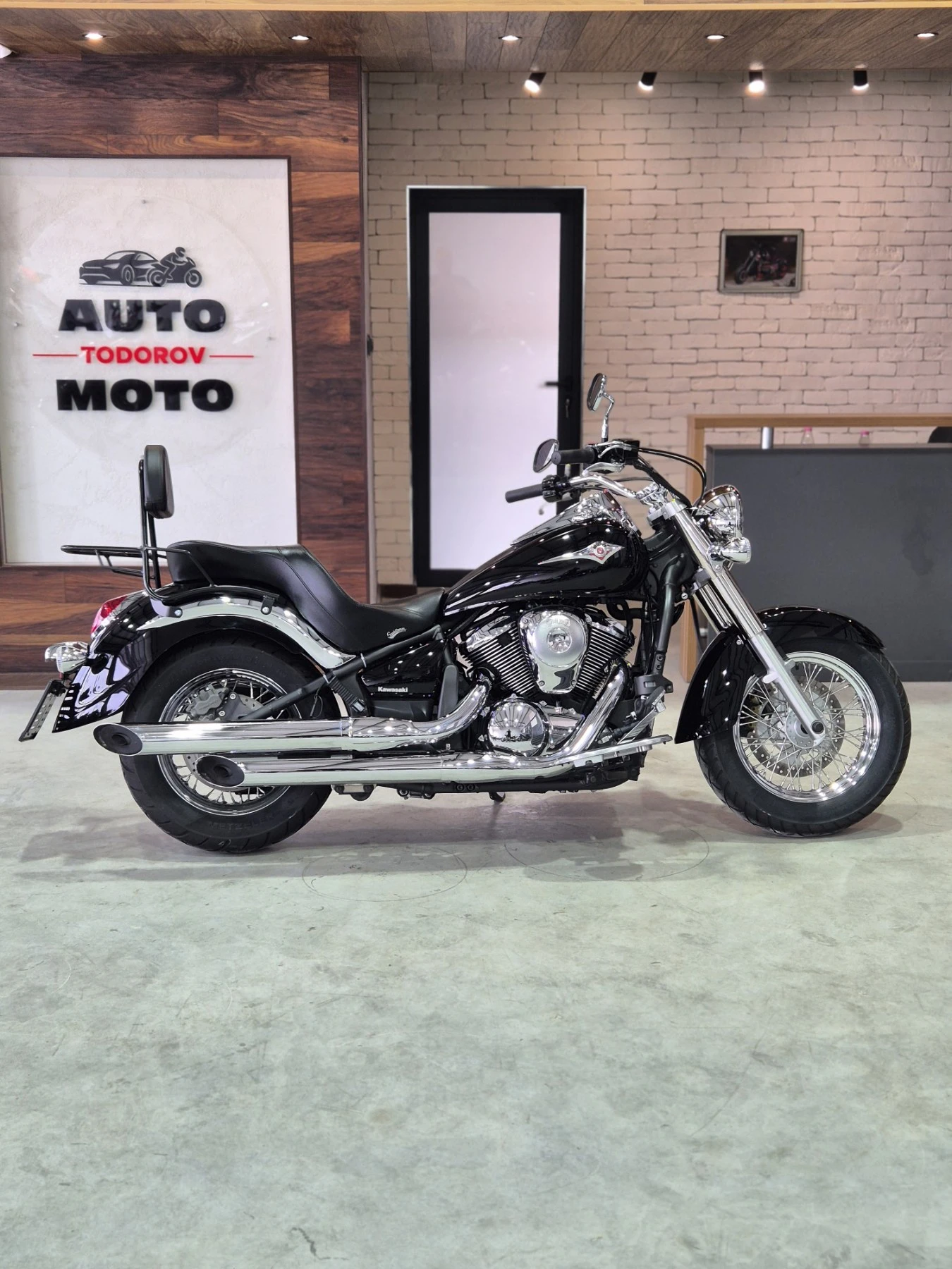 Kawasaki Vulcan VN900 Classic КАТО НОВ!! НОВ ВНОС ОТ ШВЕЙЦАРИЯ!!, снимка 7 - Мотоциклети и мототехника - 54741760