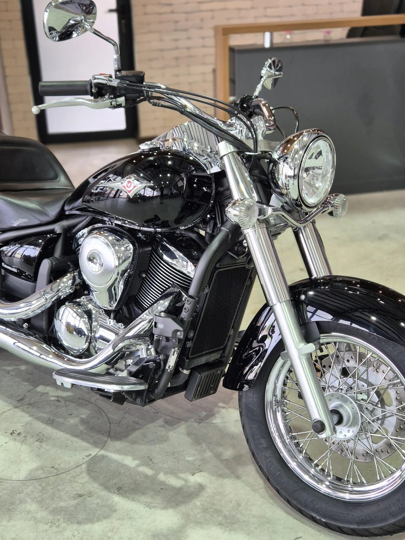 Kawasaki Vulcan VN900 Classic КАТО НОВ!! НОВ ВНОС ОТ ШВЕЙЦАРИЯ!!, снимка 9 - Мотоциклети и мототехника - 54741760