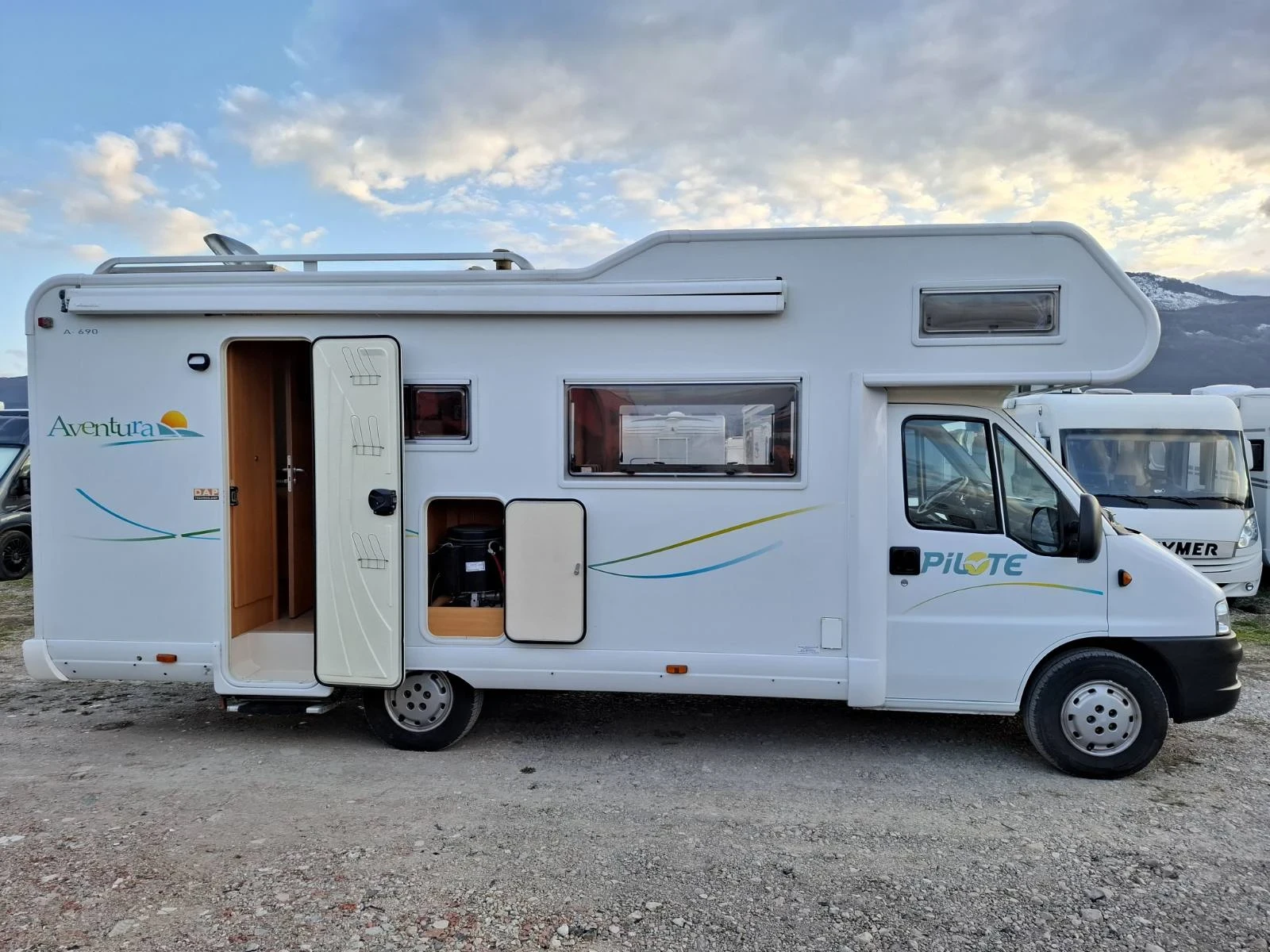 Кемпер Pilote 2.8 JTD, снимка 5 - Каравани и кемпери - 53991166