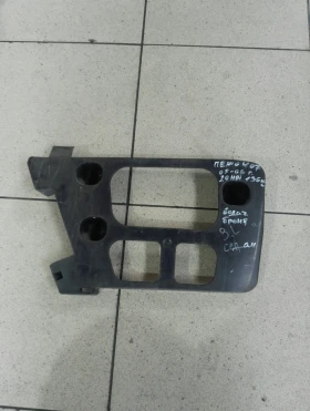 Водач задна броня ляв Пежо 407 седан (11)