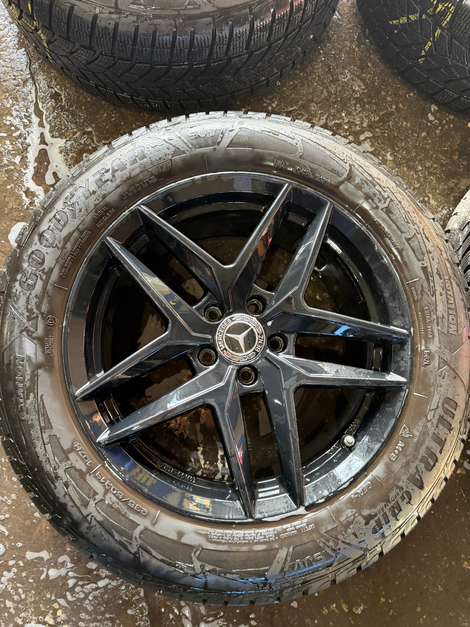Гуми с джанти Goodyear 235/60R18, снимка 4 - Гуми и джанти - 56216406