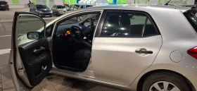 Toyota Auris Лек автомобил, снимка 8