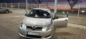 Toyota Auris Лек автомобил, снимка 2