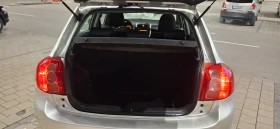 Toyota Auris Лек автомобил, снимка 10