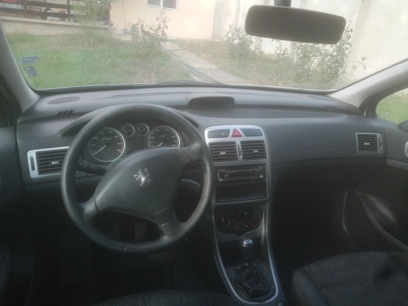 Peugeot 307 лек, снимка 9 - Автомобили и джипове - 47551580