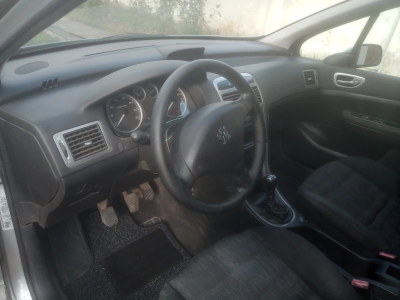 Peugeot 307 лек, снимка 8 - Автомобили и джипове - 47551580