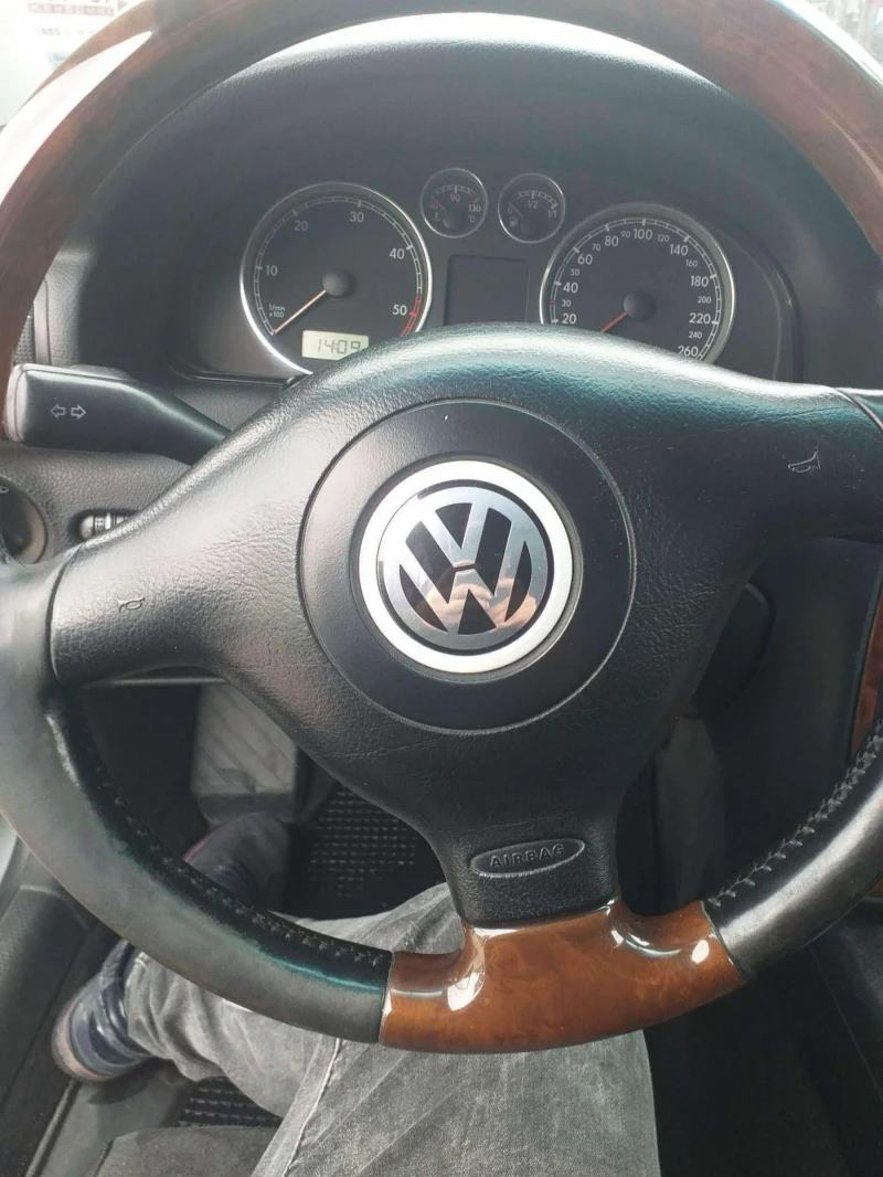 VW Passat 1.9 131kc , снимка 13 - Автомобили и джипове - 47959409