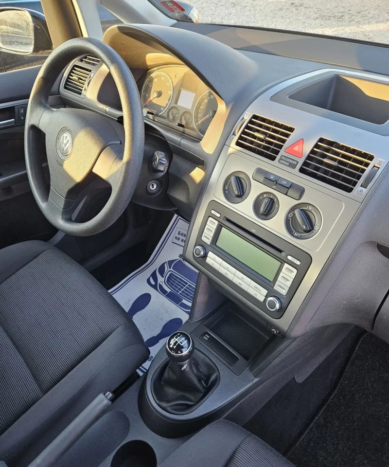 VW Touran 1.6 102кс 139.000км , снимка 8 - Автомобили и джипове - 49103956