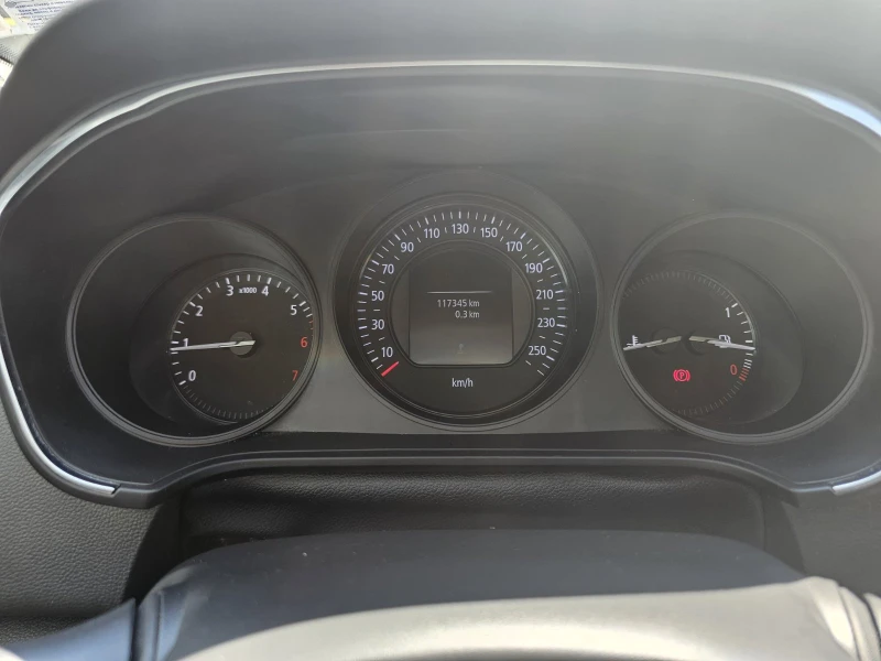 Renault Megane 1.3 TCe 115, снимка 8 - Автомобили и джипове - 51189969