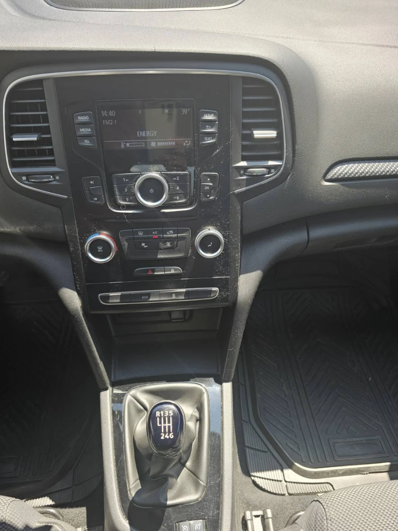 Renault Megane 1.3 TCe 115, снимка 9 - Автомобили и джипове - 51189969