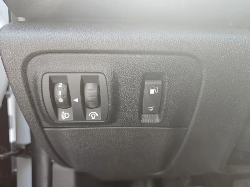 Renault Megane 1.3 TCe 115, снимка 10 - Автомобили и джипове - 51189969