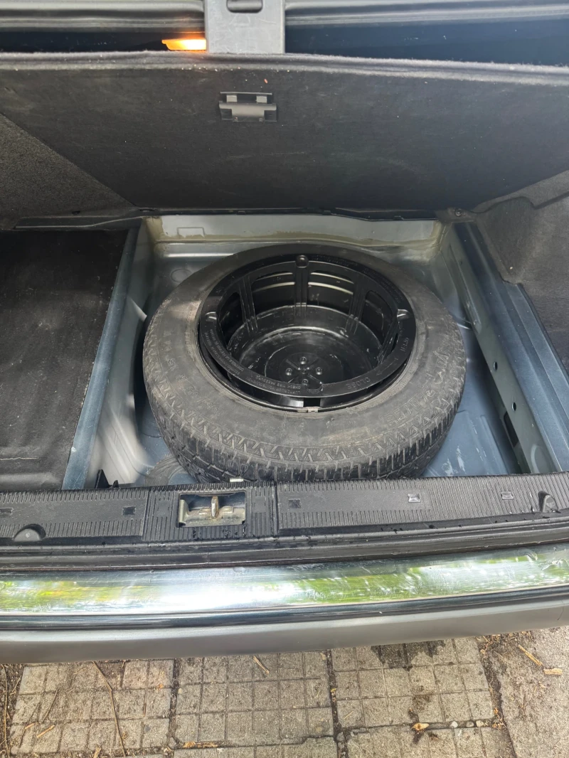 Mercedes-Benz E 250 Elegance , снимка 12 - Автомобили и джипове - 51702315