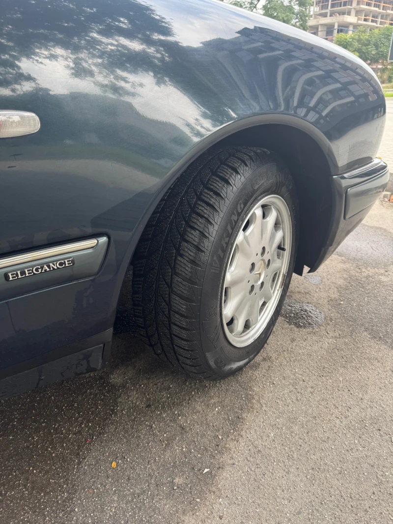 Mercedes-Benz E 250 Elegance , снимка 4 - Автомобили и джипове - 51702315