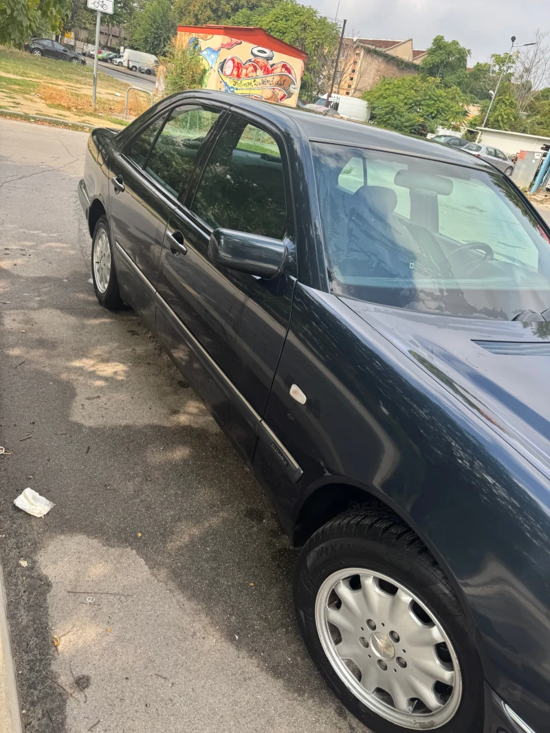 Mercedes-Benz E 250 Elegance , снимка 5 - Автомобили и джипове - 51702315