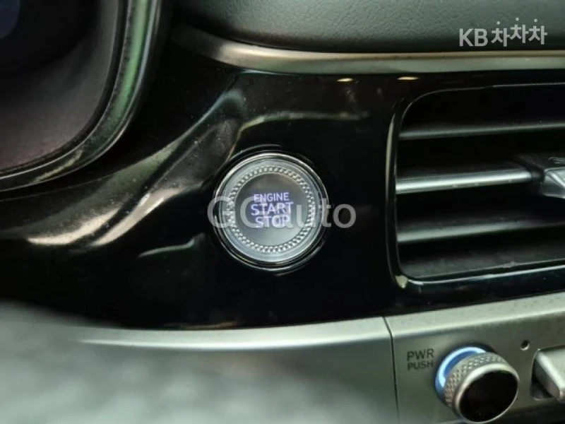 Genesis G70 2.5T AWD стандарт ЛИЗИНГ БЕЗ ПЪРВОНАЧАЛНА ВНОСКА, снимка 13 - Автомобили и джипове - 52650496