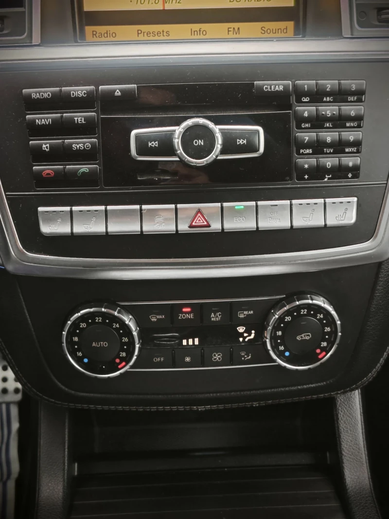 Mercedes-Benz ML 350 AMG/ОбслуженКамера/Подгрев/Обдухване, снимка 12 - Автомобили и джипове - 52566721