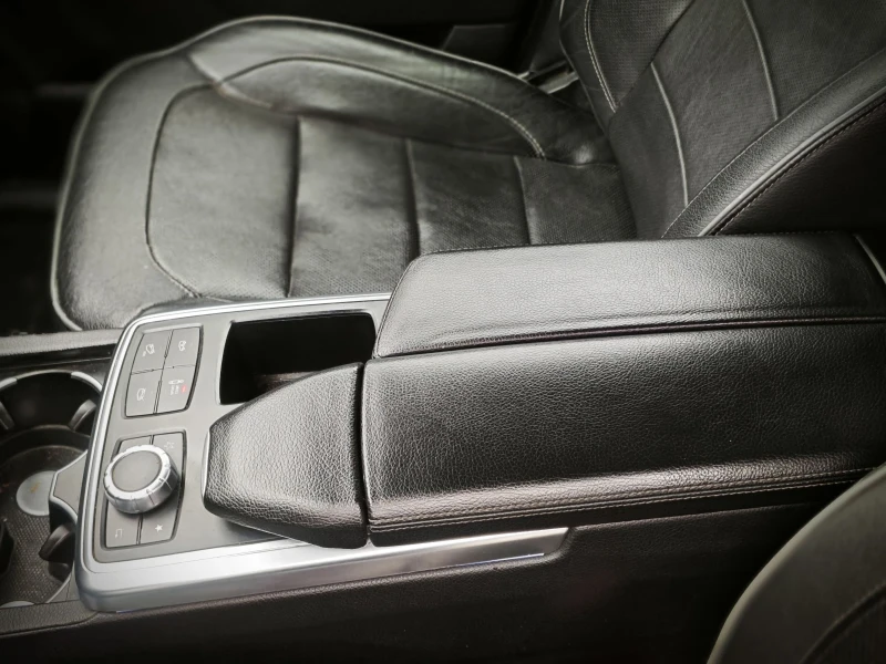 Mercedes-Benz ML 350 AMG/ОбслуженКамера/Подгрев/Обдухване, снимка 11 - Автомобили и джипове - 52566721