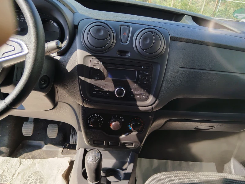 Dacia Dokker 1.6 Sce, снимка 11 - Автомобили и джипове - 53437689