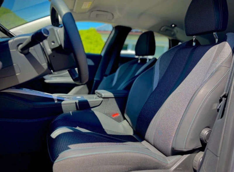 Peugeot 308 HYBRID* 360CAM* LED* CARPLAY* , снимка 8 - Автомобили и джипове - 53519040