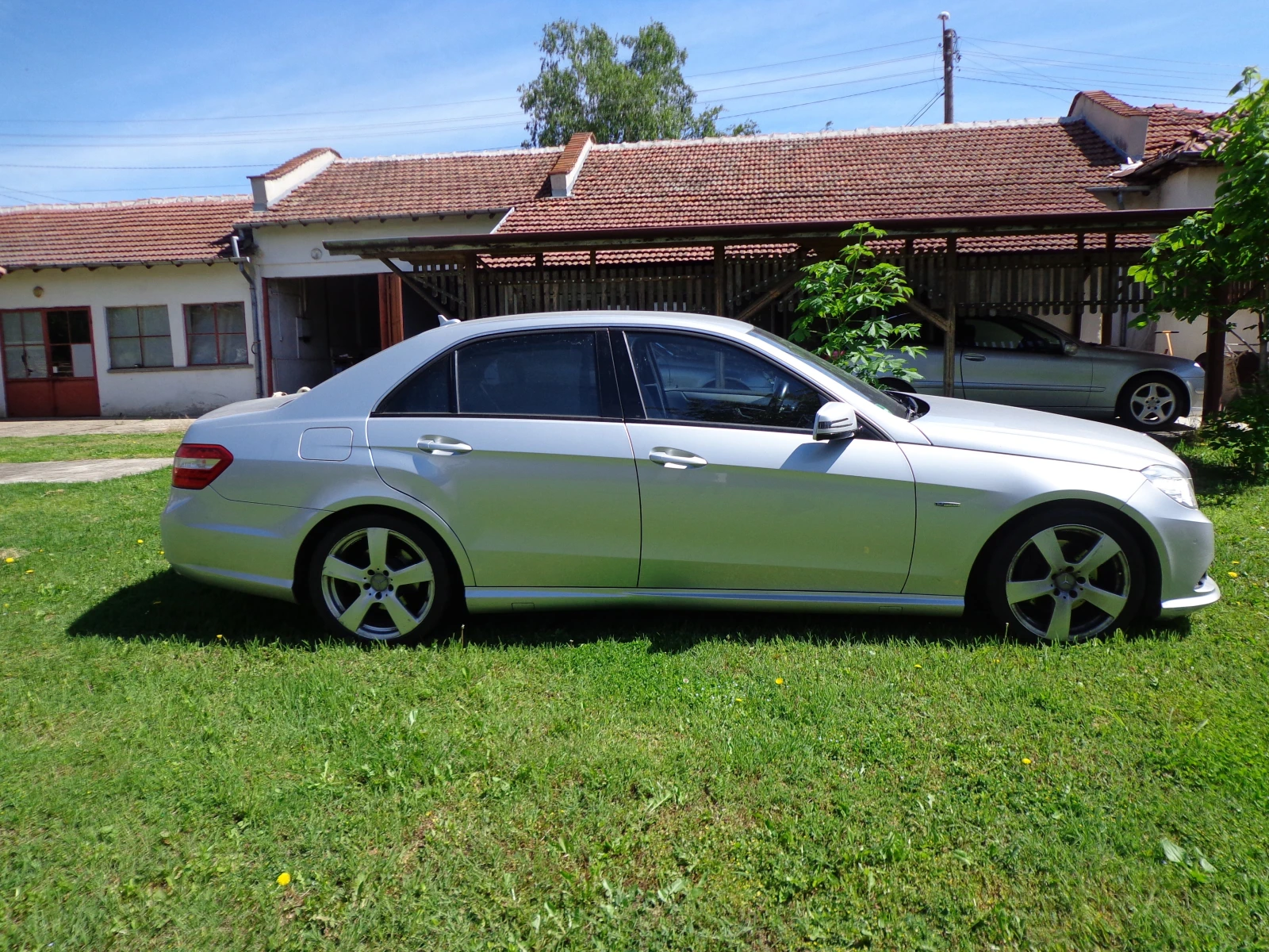 Mercedes-Benz E 350  - изображение 4