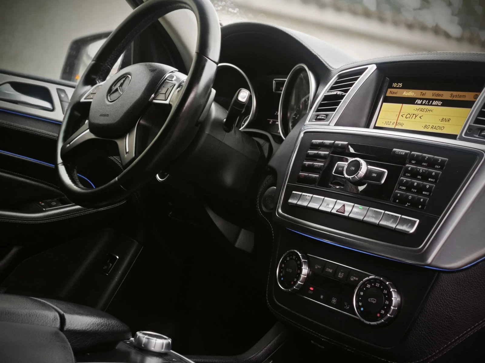 Mercedes-Benz ML 350 AMG/ОбслуженКамера/Подгрев/Обдухване - изображение 7