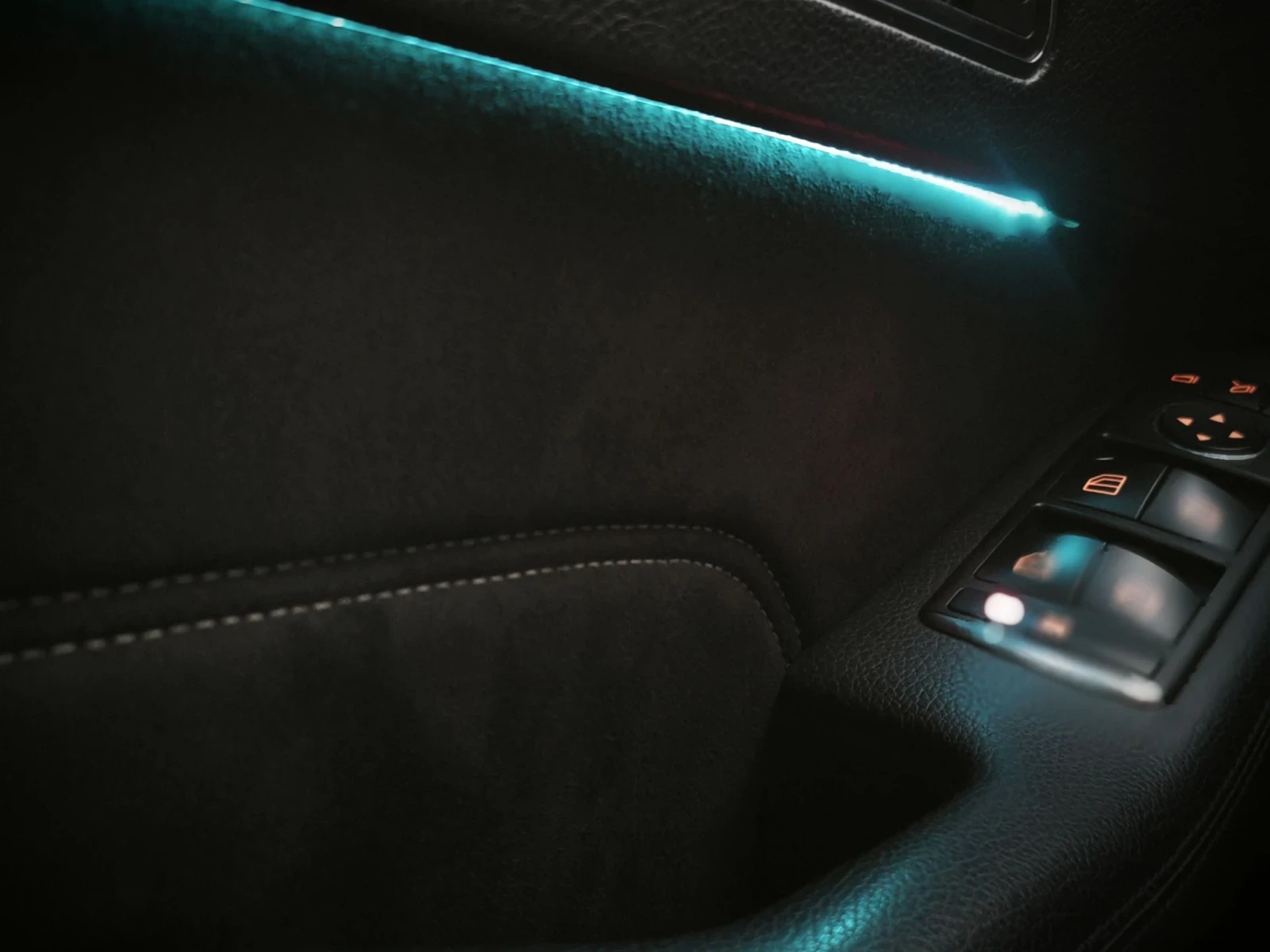 Mercedes-Benz E 350 AMG/Сменени Вериги/Подгрев/Задно/На Пружини, снимка 14 - Автомобили и джипове - 52900999